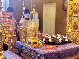 БОГОСЛУЖЕНИЯ В НЕДЕЛЮ ТРЕТЬЮ ВЕЛИКОГО ПОСТА, КРЕСТОПОКЛОННУЮ